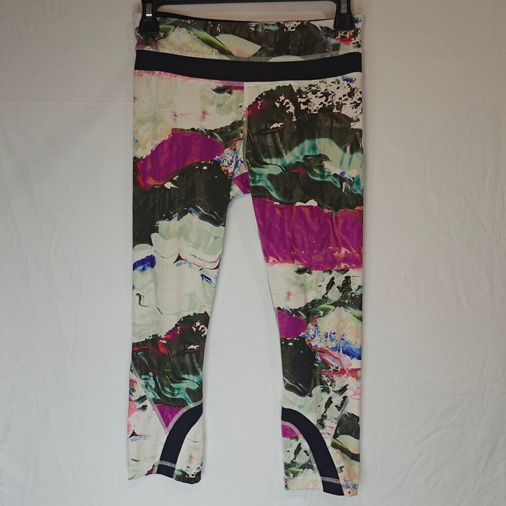 Lululemon sz 4 Run Inspire Crop II leggings Wave multi color All Luxtreme fabric